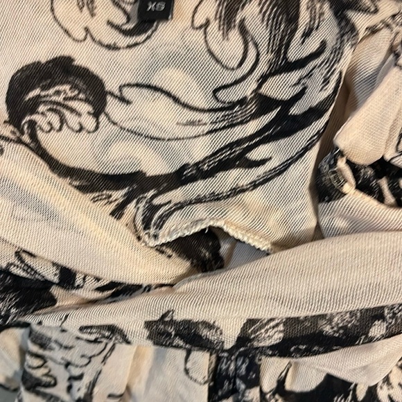 Express Black and Cream Floral Blouse - Picture 7 of 8